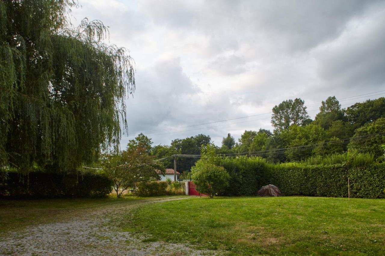 Villa Altzugarria, Ancienne Ferme Basque, Authentique Et Familiale A Sare Exterior foto